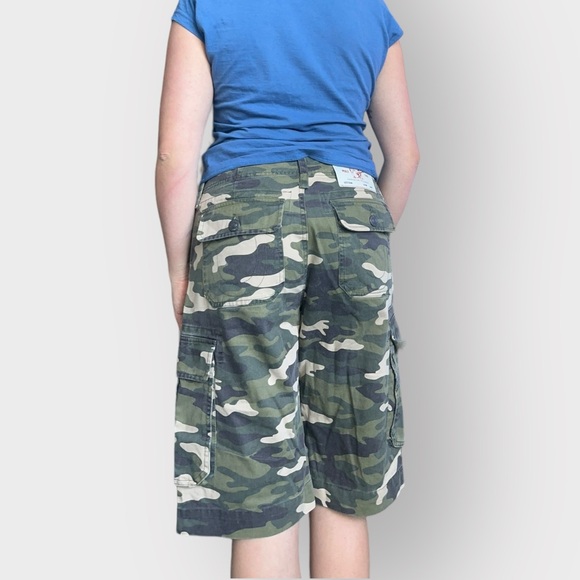 True Religion Men’s Camo Utility Shorts - Picture 6 of 7